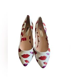 INC International Concepts Pointed Toe Heels – Lips Print – Size 7